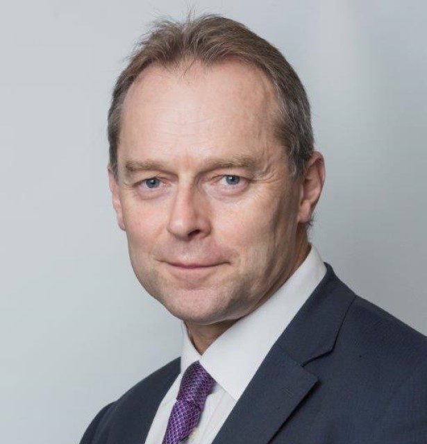 Barry Lowry Headshot