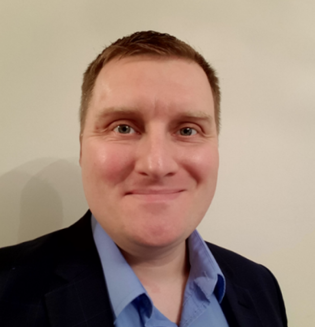 Andy Grayland Headshot