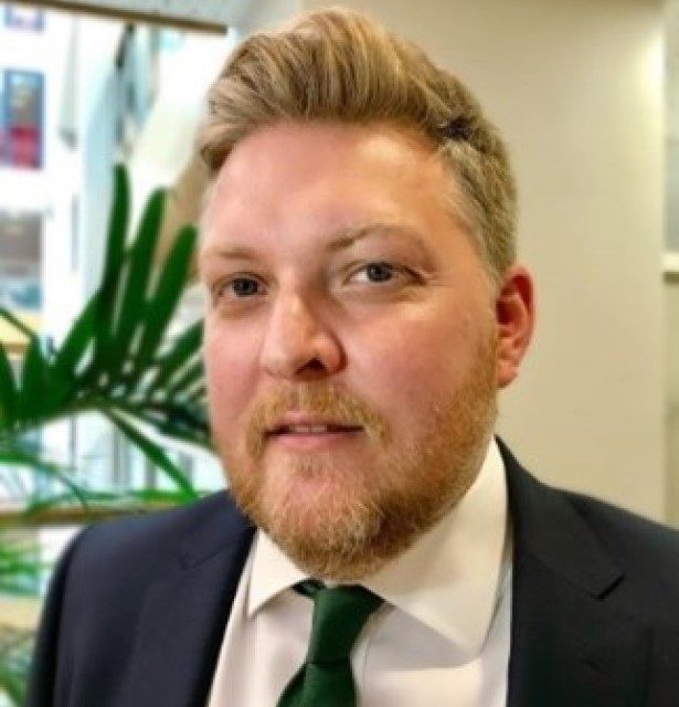 Kris Krasnowski Headshot