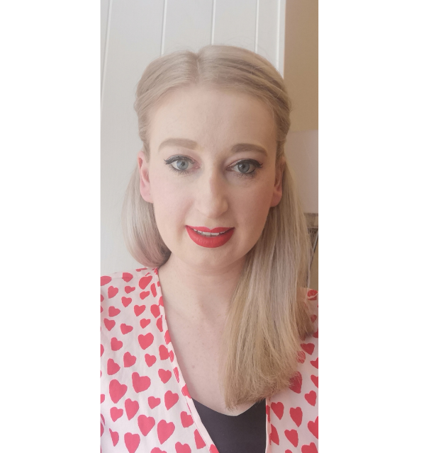 Lindsey Henderson Headshot