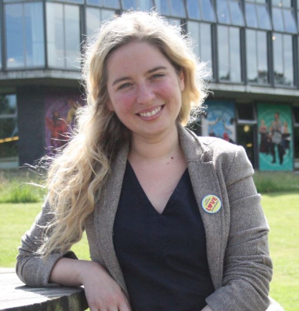 Elizabeth Newman Headshot